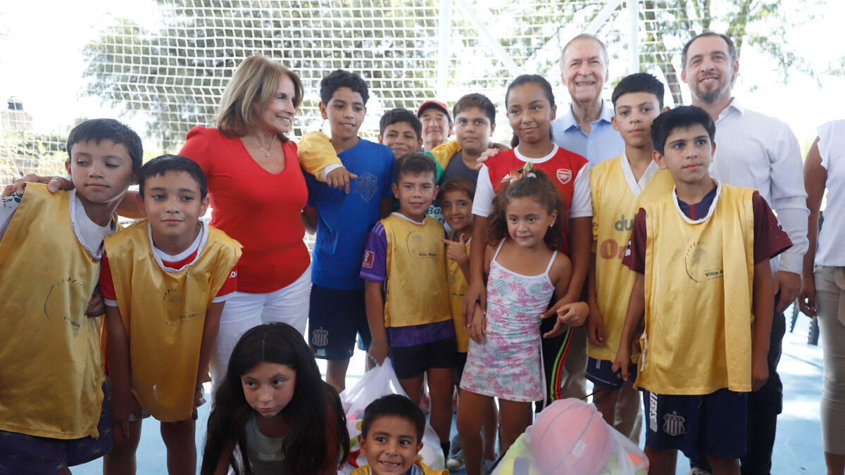 Quedó inaugurado el Polideportivo Social de barrio Polinesias
